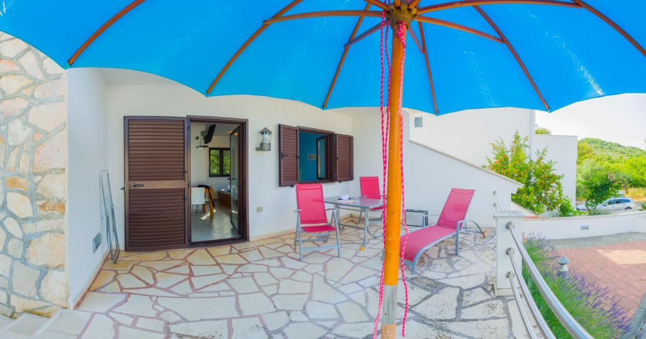 The Sea House Apartments Βις Εξωτερικό φωτογραφία